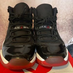 Jordan Retro Bread 11s (without *original* box)!!
